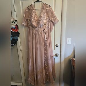 Elegant Lace Evening Gown